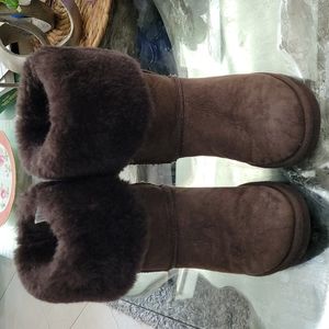 UGG Classic Tall Brown Boots sz 8